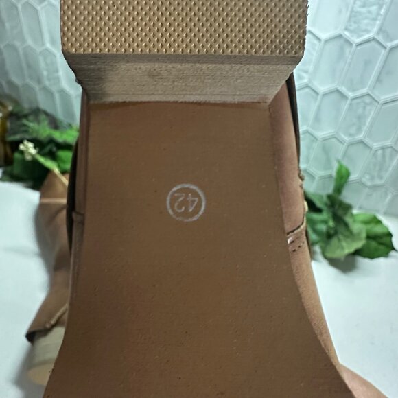 Brown Leather Knee-High Boots With Dual Zipper Closure & Block Heel - Picture 6 of 13